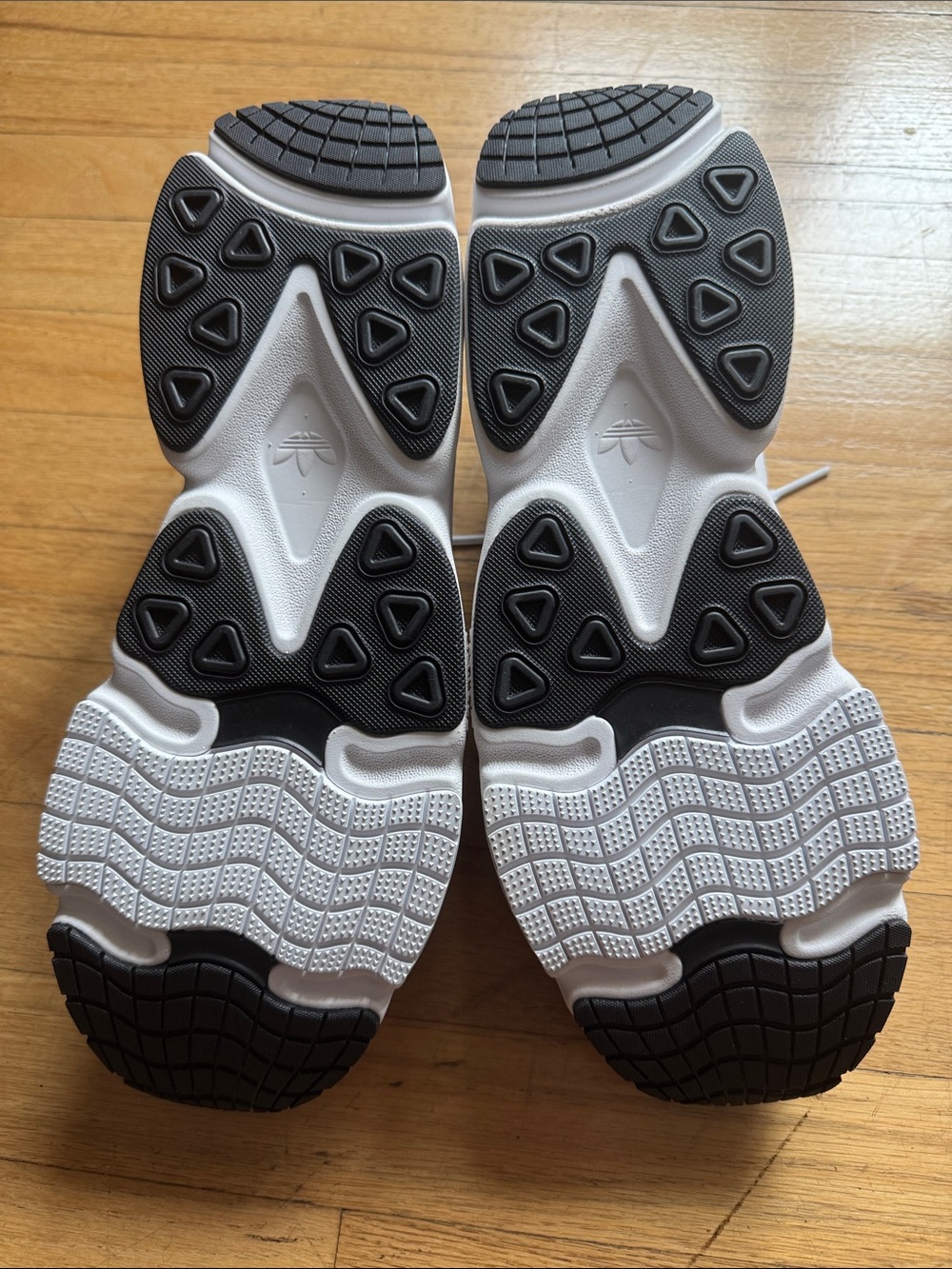 Adidas Black and White Ozmillen Low-Top Sneakers NEW no tags - Picture 2 of 9
